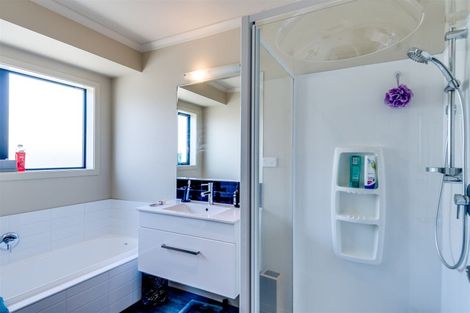 Photo of property in 13 Waitaha Place, Clive, 4102