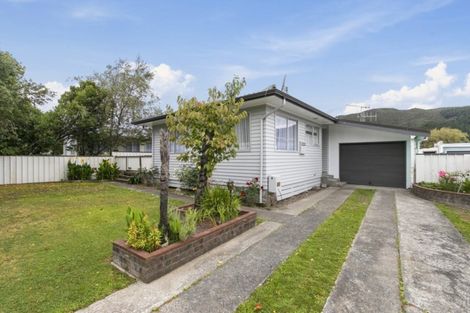 Photo of property in 258 Wellington Road, Wainuiomata, Lower Hutt, 5014