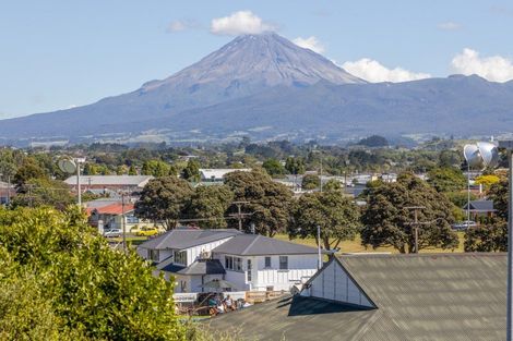Photo of property in 82 Barrett Street, Westown, New Plymouth, 4310