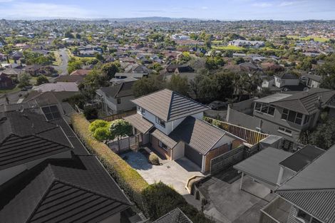 Photo of property in 74b Bradbury Road, Botany Downs, Auckland, 2010