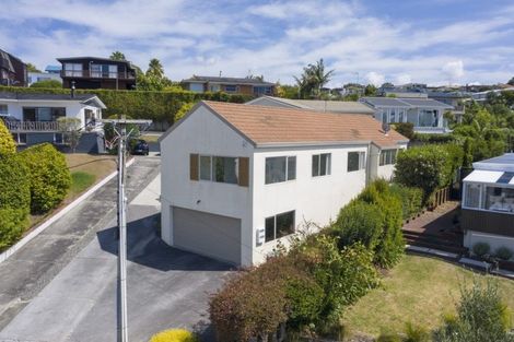 Photo of property in 2/17 Bevyn Street, Castor Bay, Auckland, 0620