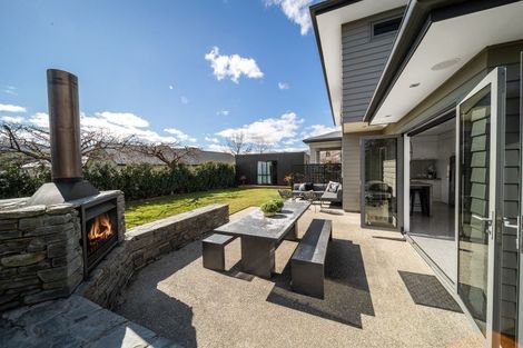 Photo of property in 9 Bridesdale Drive, Lake Hayes, Queenstown, 9304