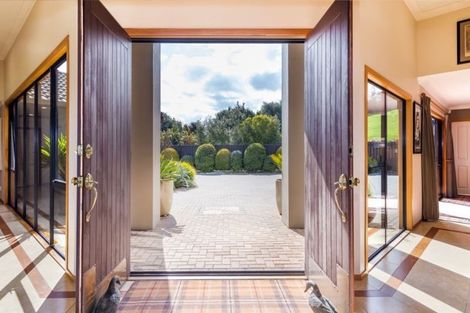 Photo of property in 42 Edge Hill, Acacia Bay, Taupo, 3385