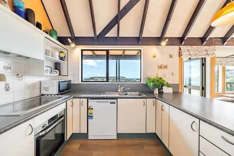 Photo of property in 9 Thornley Street, Titahi Bay, Porirua, 5022