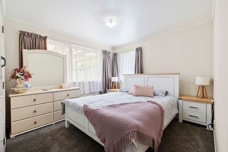Photo of property in 10 Joshua Place, Weymouth, Auckland, 2103