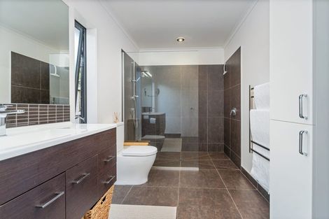 Photo of property in 32 Leeward Drive, Whitianga, 3510