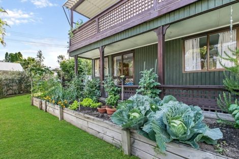 Photo of property in 25 Waiora Road, Stanmore Bay, Whangaparaoa, 0932