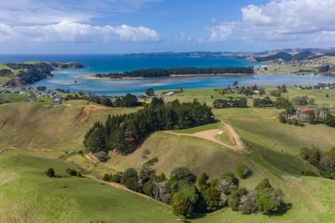 Photo of property in 56 Burford Lane, Whananaki, Hikurangi, 0181