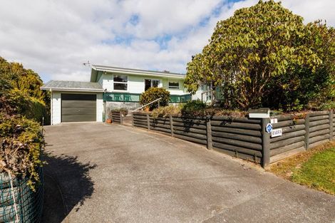 Photo of property in 8 Hau Whiti Place, Kimbolton, 4774