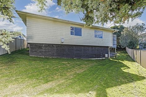 Photo of property in 2/31 Alamein Avenue, Belmont, Auckland, 0622