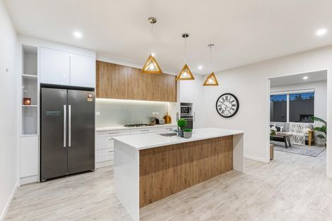 Photo of property in 8 Konoba Avenue, Kumeu, 0810