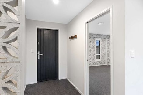 Photo of property in 9 Rehua Place, Waiwhakaiho, New Plymouth, 4312