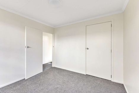 Photo of property in 12 South Road, Moturoa, New Plymouth, 4310