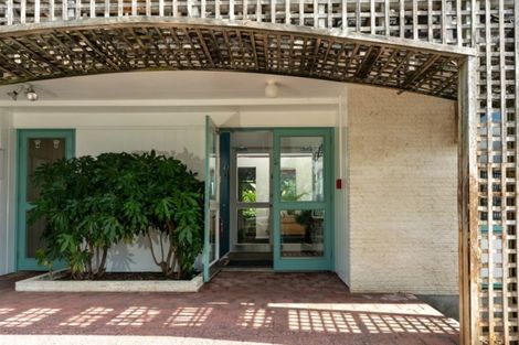 Photo of property in 2/15 Upper Lewisville Terrace, Thorndon, Wellington, 6011