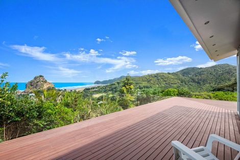 Photo of property in 77 Seaview Road, Piha, New Lynn, 0772