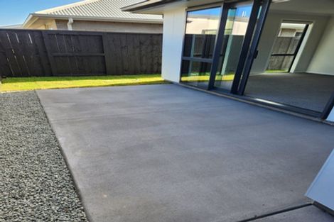 Photo of property in 5 Tractor Way, Papamoa, 3118