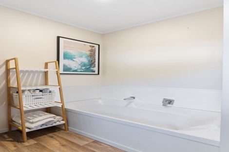 Photo of property in 204 Hilton Drive, Whangamata, 3620