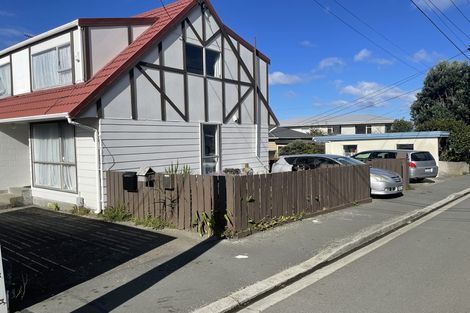 Photo of property in 1/133 Queens Drive, Lyall Bay, Wellington, 6022