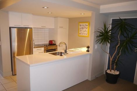 Photo of property in The Capital, 28/370 Oriental Parade, Oriental Bay, Wellington, 6011