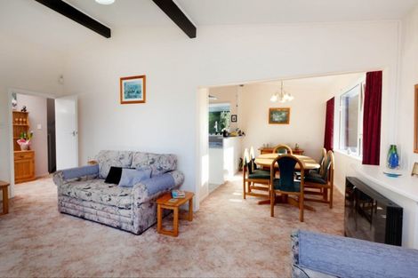 Photo of property in 4 Makora Grove, Paremata, Porirua, 5024