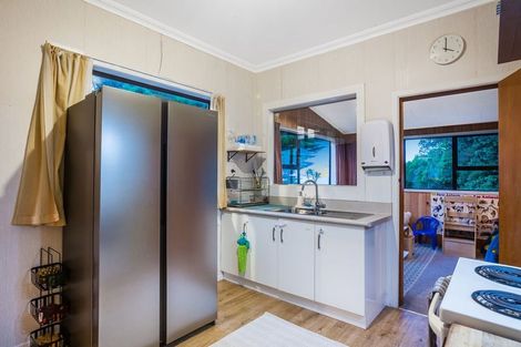 Photo of property in 15 Pukerua Beach Road, Pukerua Bay, 5026