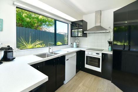 Photo of property in 5 Ellenbury Place, Stanmore Bay, Whangaparaoa, 0932
