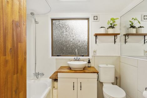 Photo of property in 42 Victory Street, Welcome Bay, Tauranga, 3112