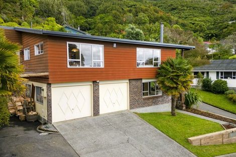 Photo of property in 24 Westhaven Drive, Tawa, Wellington, 5028