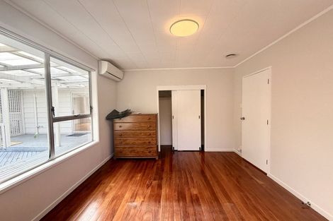 Photo of property in 6 Salamanca Road, Sunnynook, Auckland, 0620