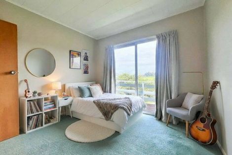 Photo of property in 102 Paekakariki Hill Road, Pauatahanui, Porirua, 5381