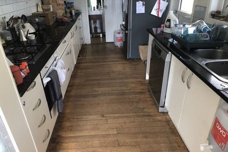 Photo of property in 1 Taioma Crescent, Te Atatu Peninsula, Auckland, 0610