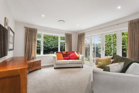 Photo of property in 33 Office Road, Merivale, Christchurch, 8014