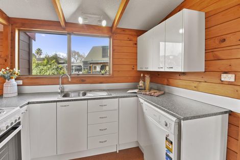 Photo of property in 2/20 Saint Annes Crescent, Wattle Downs, Auckland, 2103