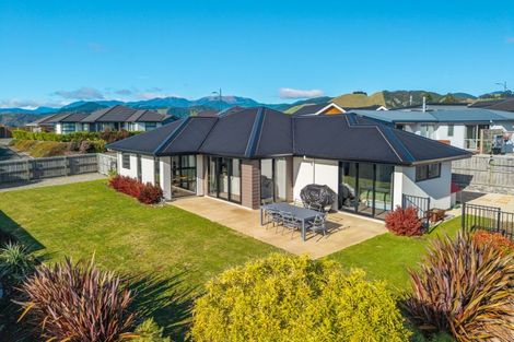 Photo of property in 32 Katania Heights, Brightwater, 7022