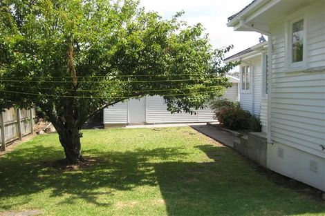 Photo of property in 2/66 Wellington Street, Howick, Auckland, 2014