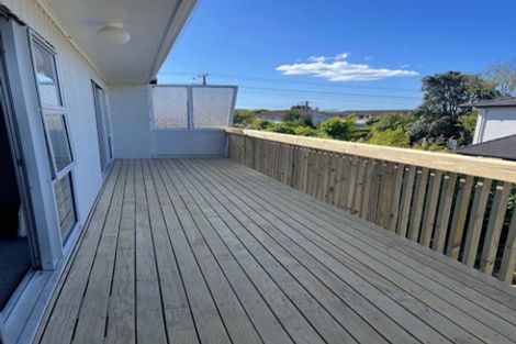 Photo of property in 2/100 Titirangi Road, New Lynn, Auckland, 0600