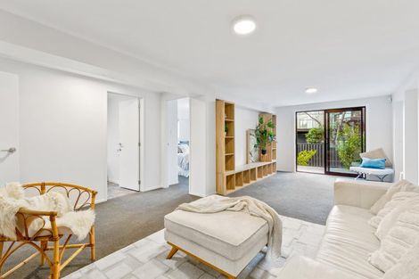 Photo of property in 163 West Harbour Drive, West Harbour, Auckland, 0618