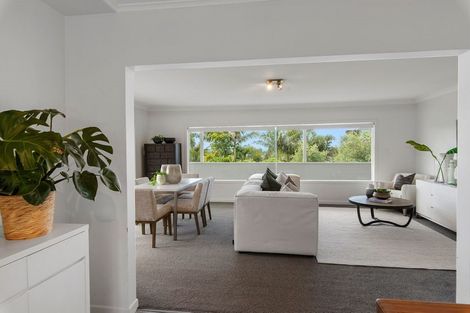 Photo of property in 41 Pohutukawa Avenue, Red Beach, 0932
