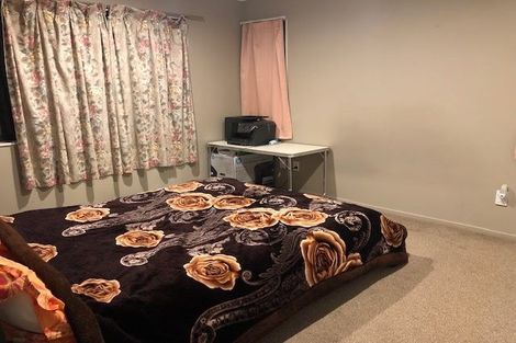 Photo of property in 20a Malmo Place, Massey, Auckland, 0614