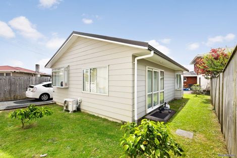 Photo of property in 194a Te Atatu Road, Te Atatu South, Auckland, 0610