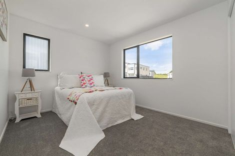 Photo of property in 47a Crestview Rise, Papakura, 2110