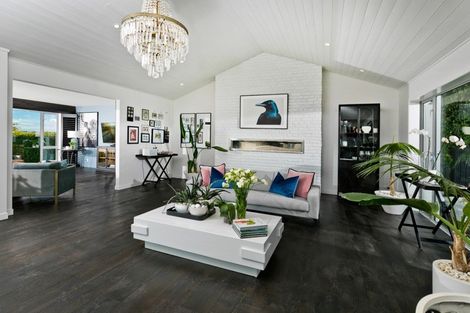 Photo of property in 63 Tiri Road, Manly, Whangaparaoa, 0930