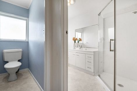 Photo of property in 1/2 Purchas Road, Hauraki, Auckland, 0622