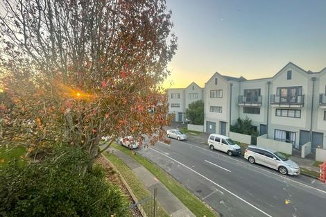 Photo of property in Tuscany Way, 22/3 Ambrico Place, New Lynn, Auckland, 0600