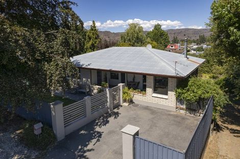 Photo of property in 20 Royal Terrace, Alexandra, 9320