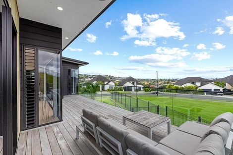 Photo of property in 46 Maka Terrace, Orewa, 0931