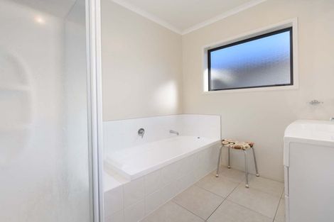 Photo of property in 16/100 Millers Road, Brookfield, Tauranga, 3110