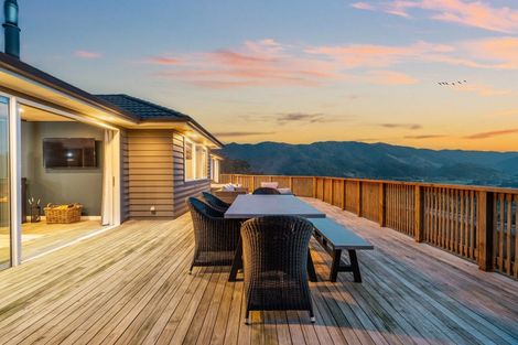 Photo of property in 66 Mount Marua Way, Timberlea, Upper Hutt, 5018