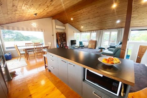 Photo of property in 137 Matipo Road, Te Atatu Peninsula, Auckland, 0610