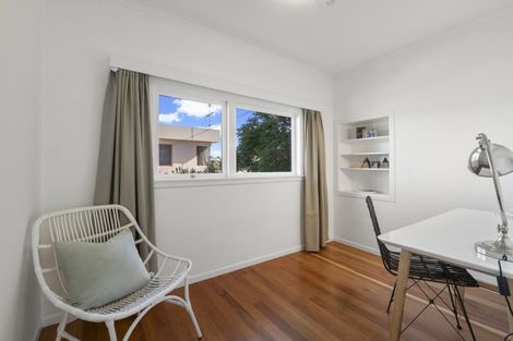 Photo of property in 1/1a Scarboro Terrace, Murrays Bay, Auckland, 0630